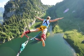 乐鱼电竞在线平台-俱乐部青训储备球员流失率过高，青训俱乐部球员合同完整版