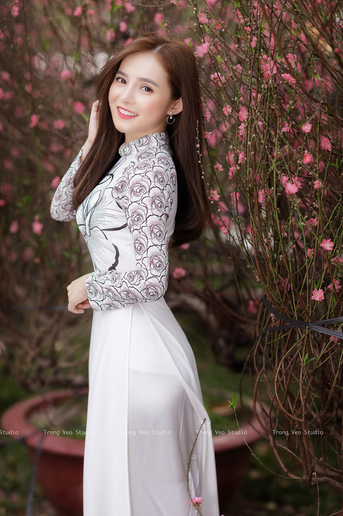 “武汉马拉松:赛场上,速度与毅力的较量”