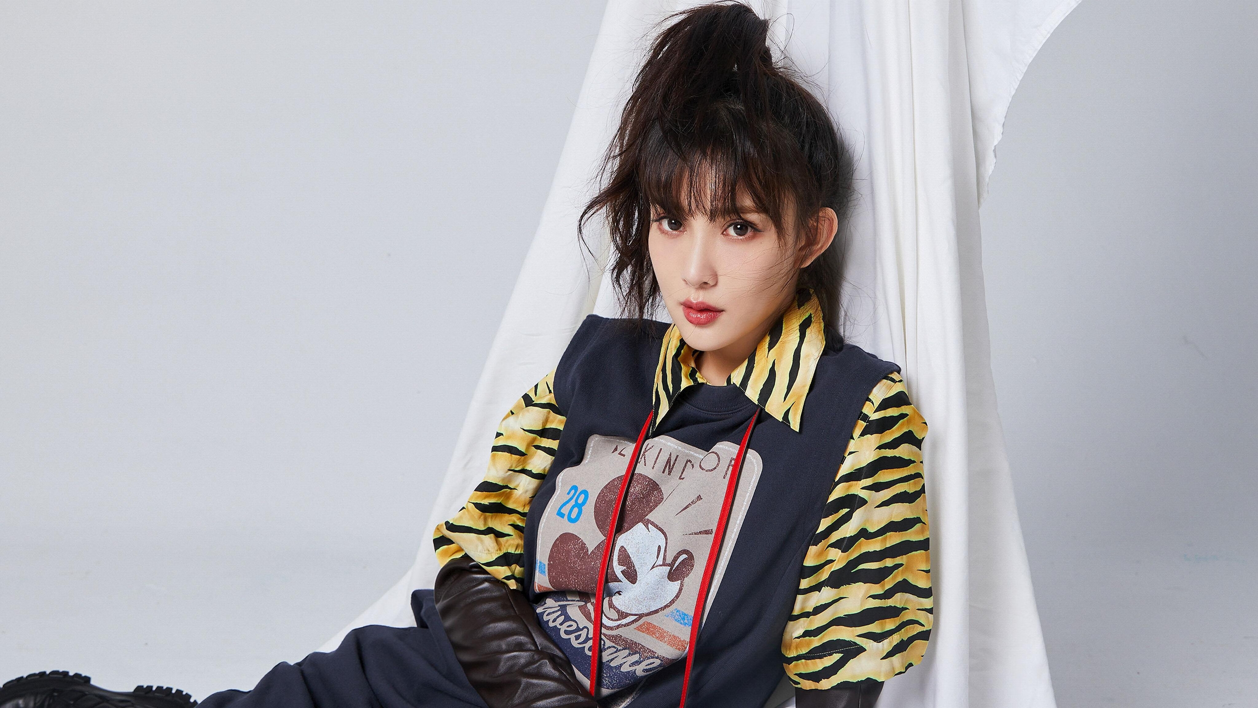 凯琳·科贝特后程爆发力引爆赛场,凯罗琳·贝赛特