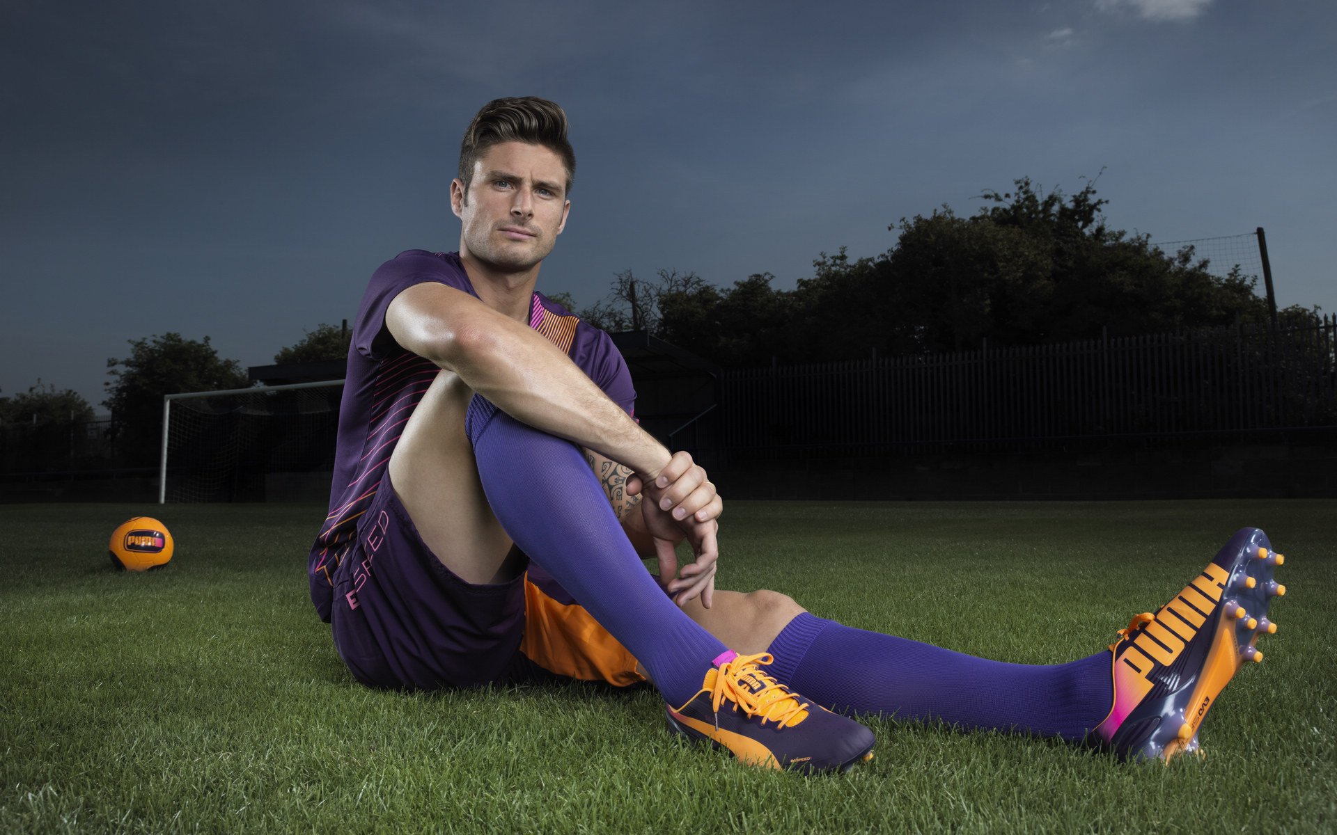 世界杯欧洲区预选赛：英格兰提前三轮锁定小组头名 “三狮军团”越踢越成熟