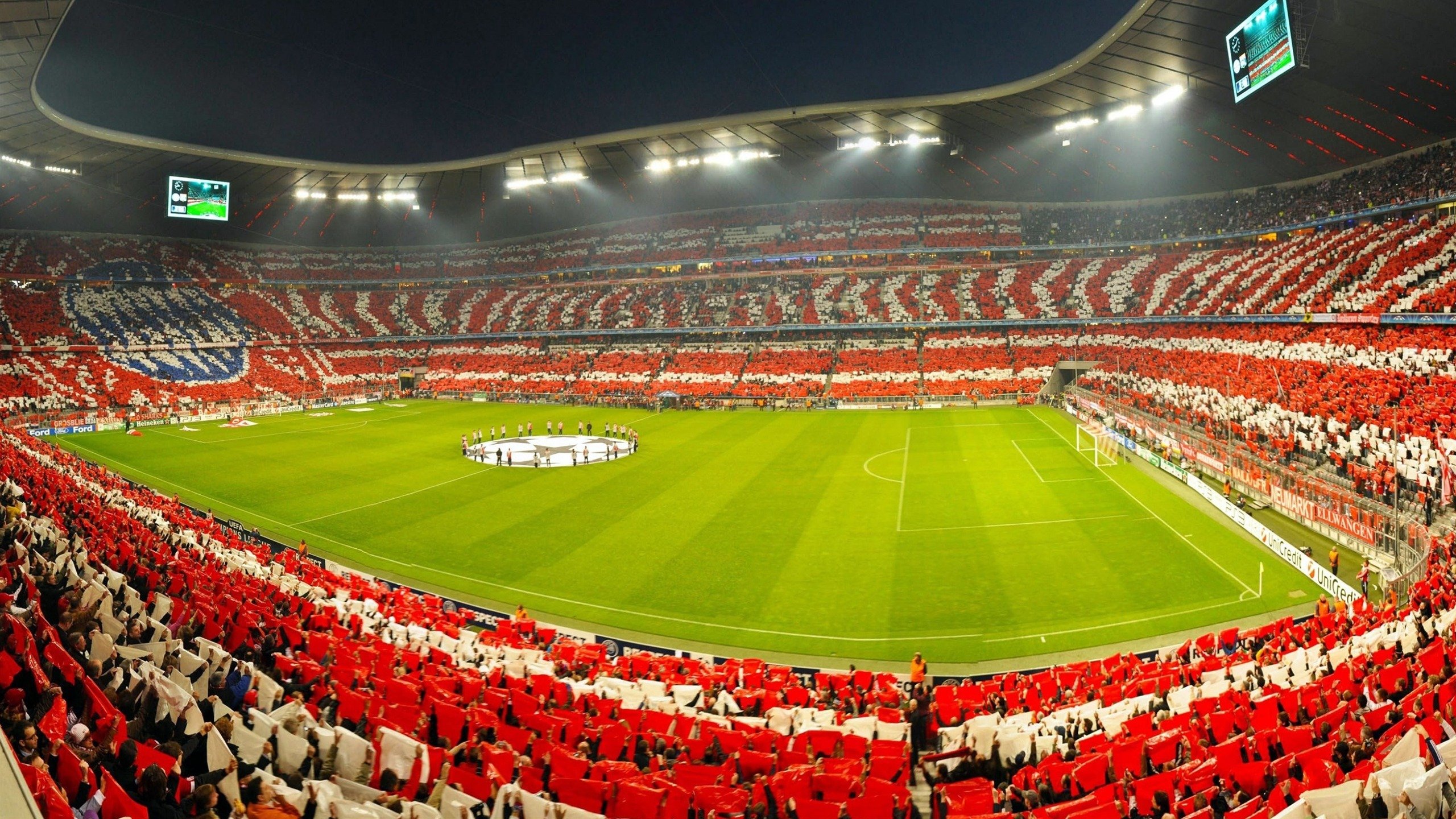 世界杯：替补席队员被要求全程站立鼓掌 保持场边压力与声浪